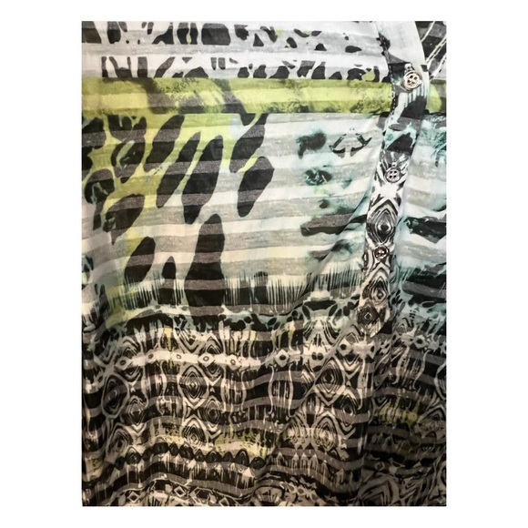 A Laura Petite top in size large - Picture 4 of 9